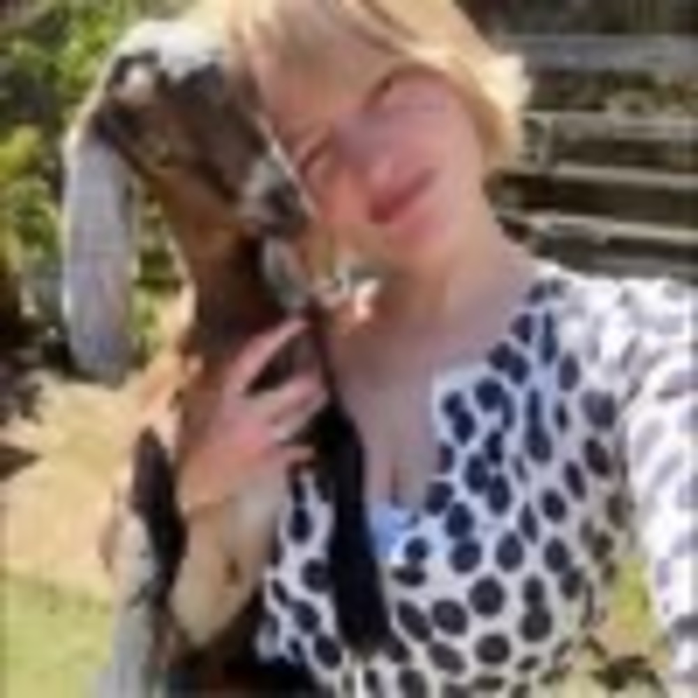 Meet your Posher, Mia